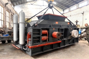 2PGY1500x1000全自動(dòng)液壓對(duì)輥破碎機(jī)發(fā)貨 破碎石灰石