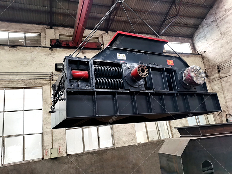 中型直連式對輥制砂機發(fā)貨 發(fā)往重慶