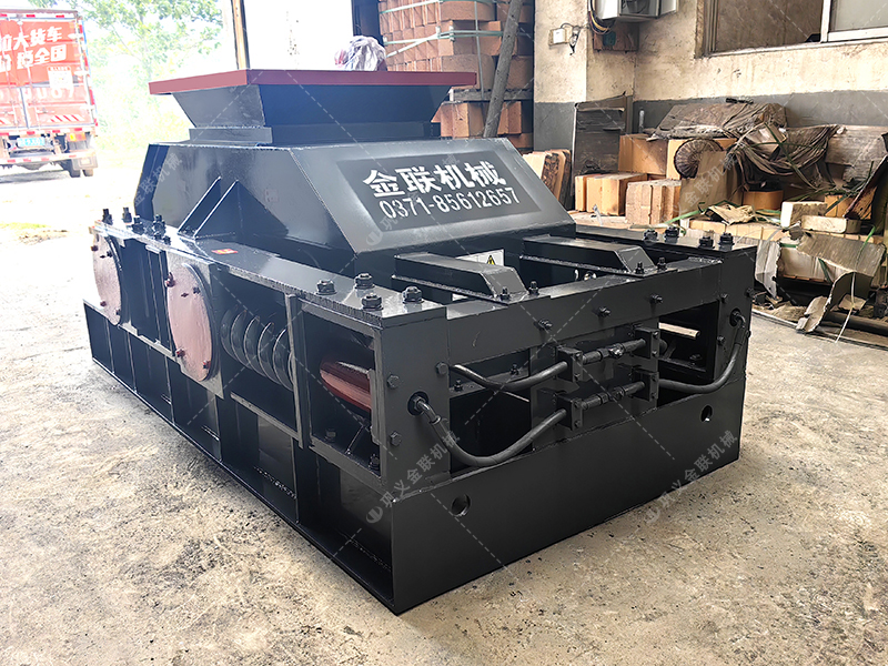 0806型對(duì)輥破碎機(jī) 中型破碎機(jī)設(shè)備發(fā)往安徽