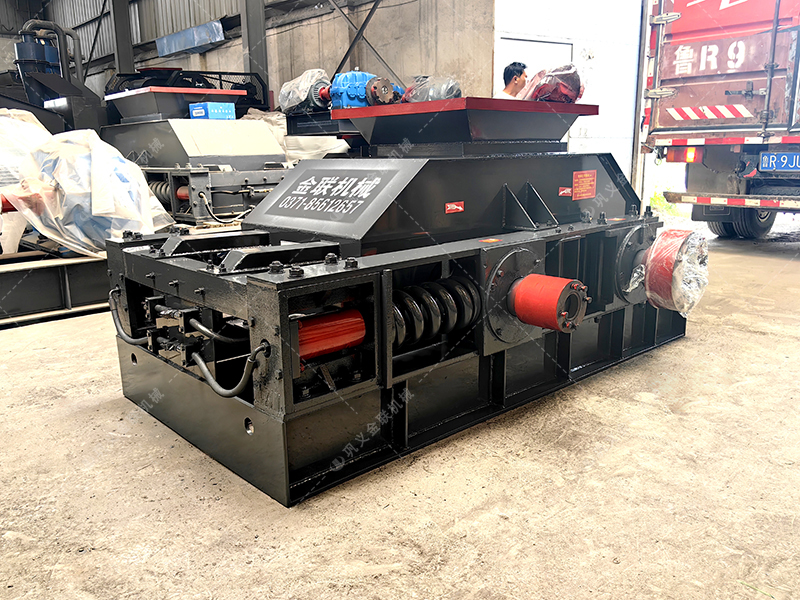 0806型對(duì)輥破碎機(jī) 中型破碎機(jī)設(shè)備發(fā)往安徽