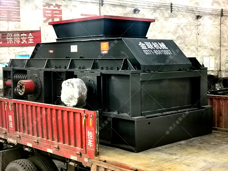 2PG1510大型對輥制砂機設備發(fā)貨圖片