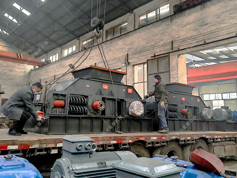 2PG1508大型液壓直連式對輥破碎機發(fā)貨圖片