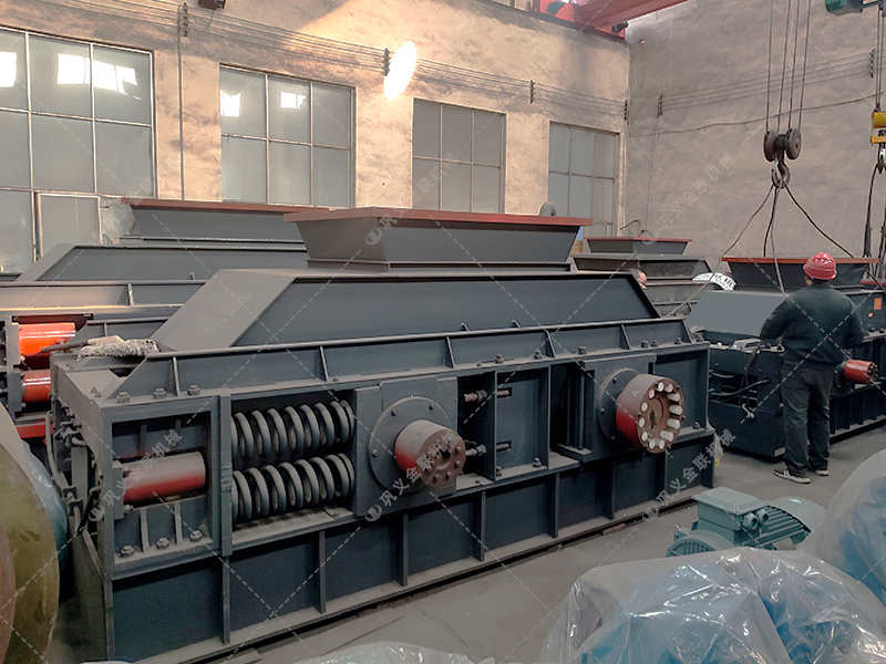 2PG1200x800型液壓直聯(lián)對輥破碎機發(fā)往浙江