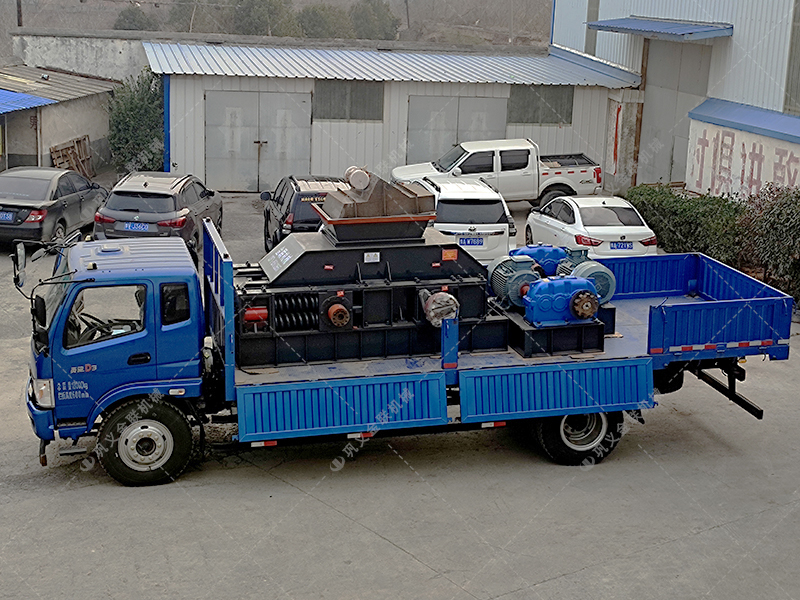 2PG1208大型對輥破碎機發(fā)貨圖片