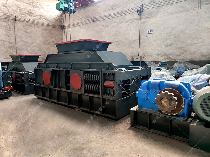 大型對輥制砂機發(fā)往陜西商洛