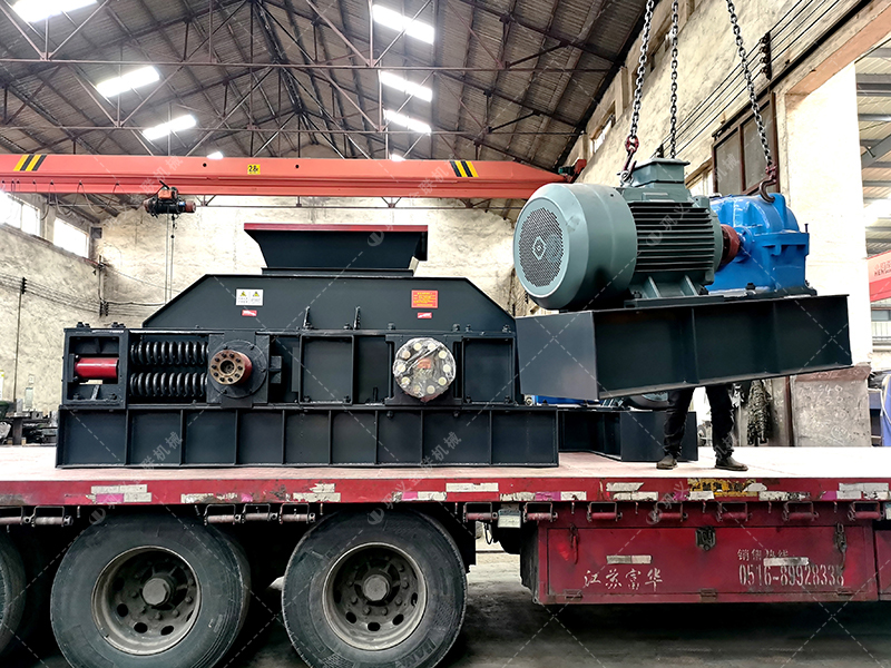 碎石制砂設(shè)備中對(duì)輥制砂機(jī)和錘式制砂機(jī)有什么不同？