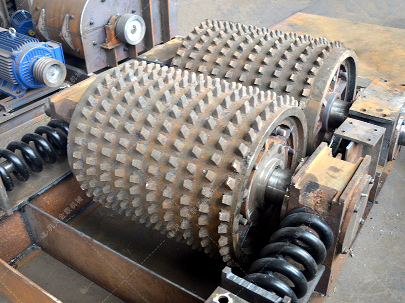 廢棄混凝土骨料破碎用到哪些設(shè)備？時(shí)產(chǎn)量300噸有嗎？