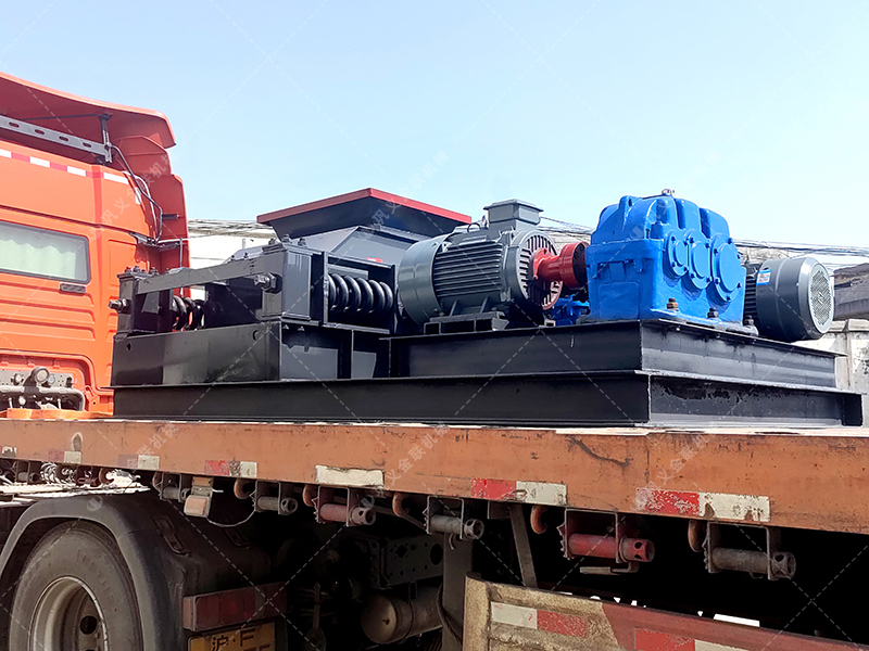 廢棄混凝土骨料破碎用到哪些設(shè)備？時(shí)產(chǎn)量300噸有嗎？