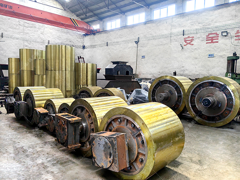 液壓對輥制砂機的工作原理是什么？如何提高生產(chǎn)效率?