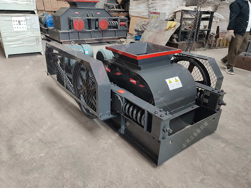 雙齒輥破碎機(jī):耐火材料生產(chǎn)中的得力助手 雙齒輥破碎機(jī):耐火材料生產(chǎn)中的得力助手