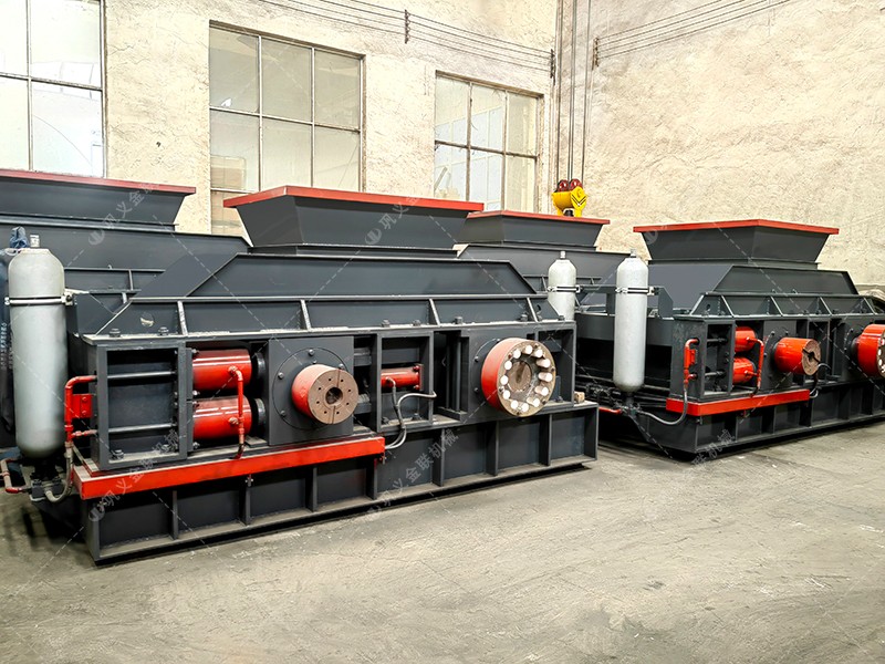 在破碎過程中，液壓對輥制砂機如何避免物料堵塞？