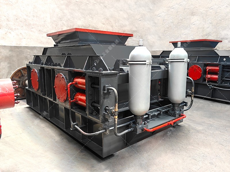 在破碎過程中，液壓對輥制砂機如何避免物料堵塞？