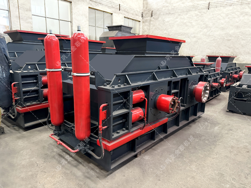 在瓜米石制砂賽道，液壓對(duì)輥破碎機(jī)如何助力企業(yè)搶占先機(jī)？